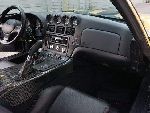 Used 2001 Dodge Viper GTS RWD image 5