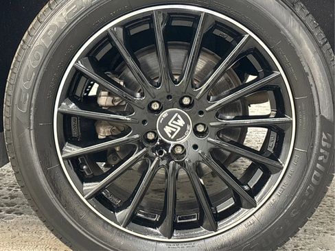 Used 2022 Volkswagen Tiguan SE image 31