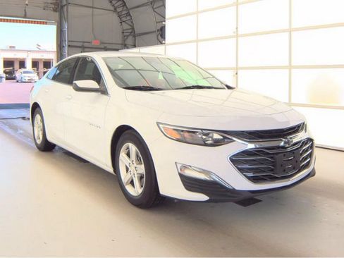 Used 2024 Chevrolet Malibu LS w/ LPO, Floor Liner Package FWD image 4