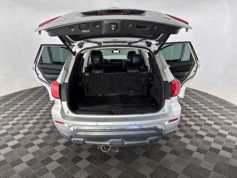 Used 2019 Nissan Pathfinder SL FWD image 15