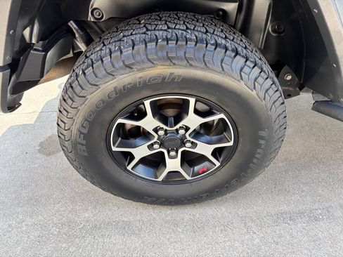 Used 2020 Jeep Wrangler Unlimited Rubicon w/ Cold Weather Group AWD/4WD image 41