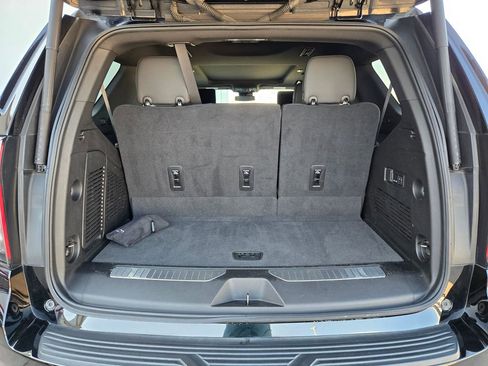 Used 2023 Chevrolet Tahoe Z71 w/ Luxury Package image 33