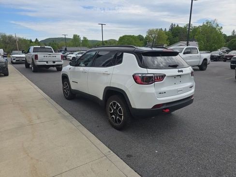 Used 2024 Jeep Compass Trailhawk AWD/4WD image 4