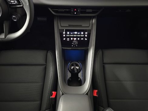 Certified 2025 Porsche Macan Electric RWD image 22