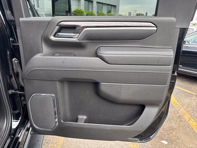 Used 2025 Chevrolet Silverado 2500 LTZ w/ LTZ Plus Package AWD/4WD image 22
