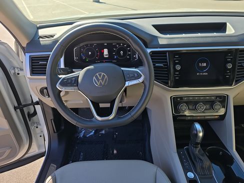 Used 2023 Volkswagen Atlas SE image 15