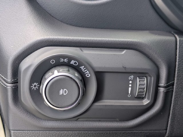 New 2026 Jeep Wrangler Unlimited Sahara AWD/4WD image 26