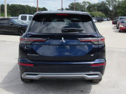 New 2025 Mitsubishi Outlander SE image 4