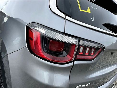 Used 2019 Jeep Compass Limited image 27