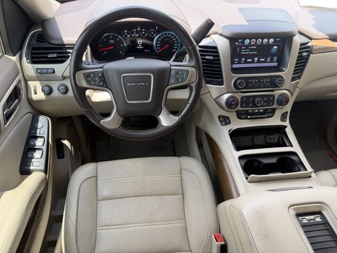 Used 2020 GMC Yukon XL Denali w/ Open Road Package AWD/4WD image 13
