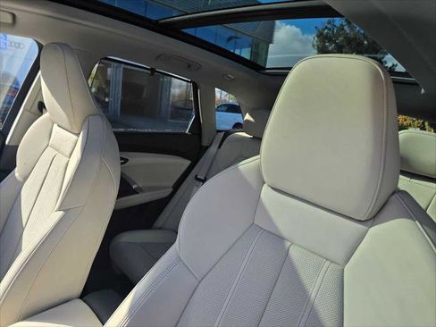 New 2025 Audi Q5 Prestige image 25