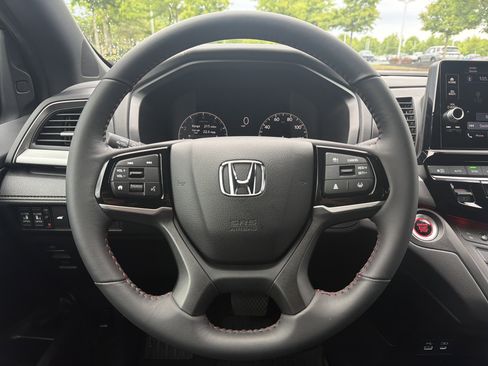 Certified 2025 Honda Odyssey Sport-L image 19