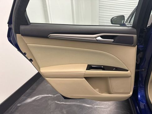 Used 2013 Ford Fusion SE FWD image 15