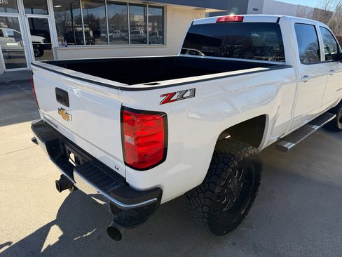 Used 2018 Chevrolet Silverado 2500 LT w/ Z71 Package, Off-Road image 14