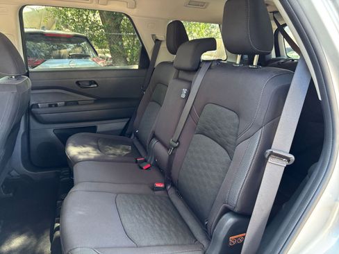 Used 2024 Nissan Pathfinder SV FWD image 40