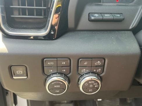 Used 2022 GMC Sierra 1500 Denali Ultimate AWD/4WD image 7