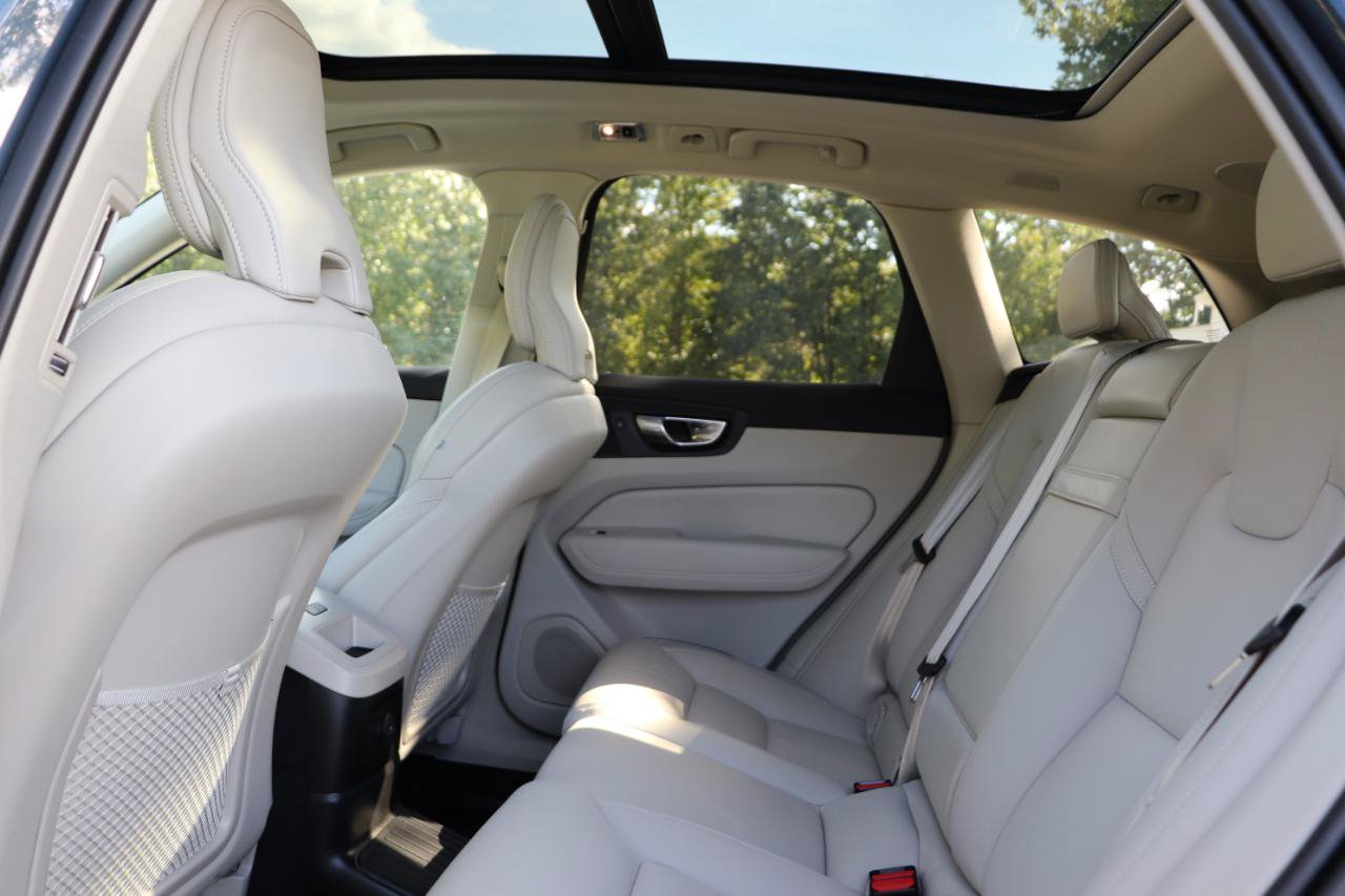 Used 2021 Volvo XC60 T8 Inscription w/ Advanced Package AWD/4WD image 37