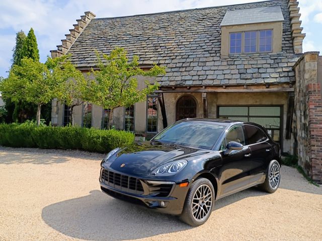 Used 2018 Porsche Macan AWD/4WD image 1