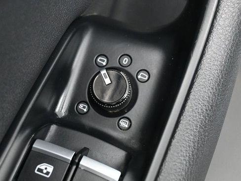 Used 2019 Audi Q8 Premium image 12