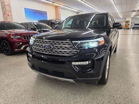 Used 2021 Ford Explorer Limited w/ Hybrid Equipment Group 310A AWD/4WD image 2