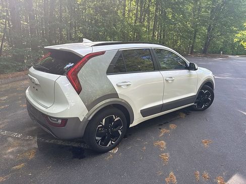Used 2023 Kia Niro Wave image 5