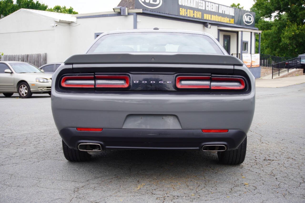 Used 2019 Dodge Challenger SXT RWD image 6