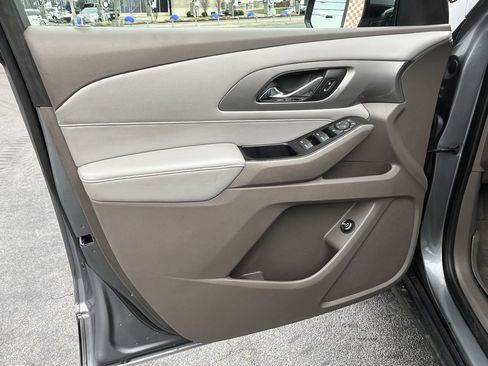 Used 2018 Chevrolet Traverse LT w/ LPO, Floor Liner Package image 11