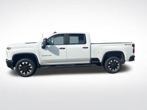 Used 2020 Chevrolet Silverado 2500 Custom w/ Custom Value Package image 2