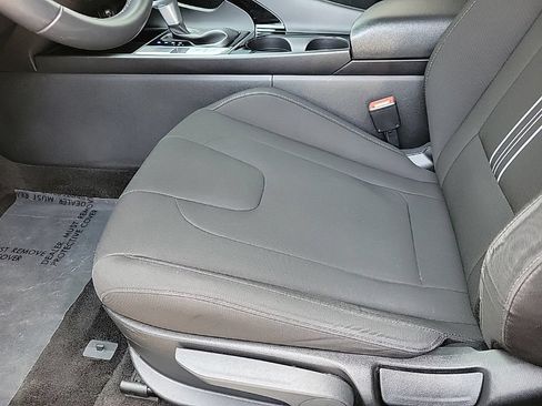 Used 2023 Hyundai Elantra SEL w/ Convenience Package FWD image 11