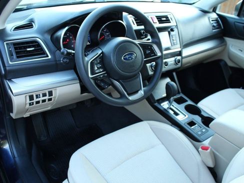 Used 2018 Subaru Outback 2.5i AWD/4WD image 11