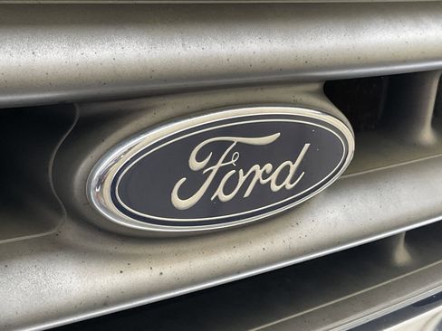 Used 1999 Ford F350 XLT image 6