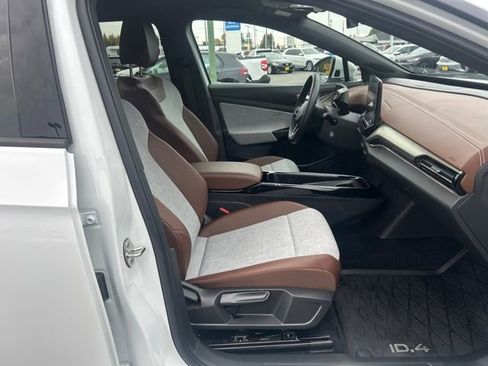 Used 2023 Volkswagen ID.4 Pro image 11