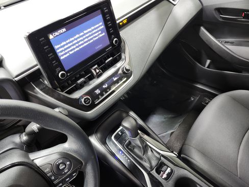 Used 2022 Toyota Corolla LE image 27