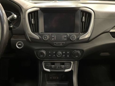 Used 2022 GMC Terrain SLT w/ Infotainment Package II AWD/4WD image 11