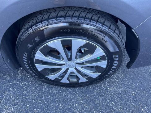 Used 2022 Toyota Prius L Eco image 25