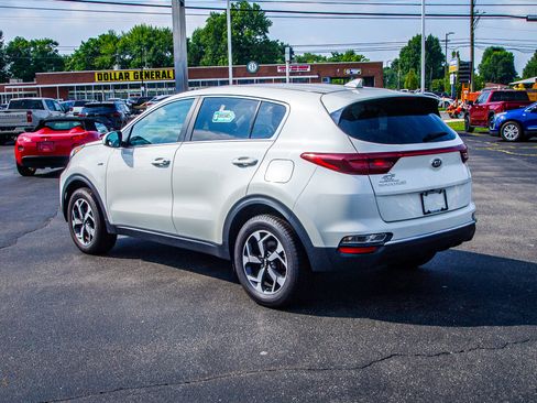 Used 2022 Kia Sportage LX AWD/4WD image 5