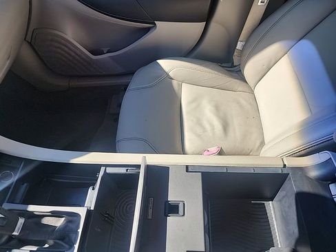 Used 2011 Ford Taurus SEL w/ 201A Rapid Spec Order Code image 23