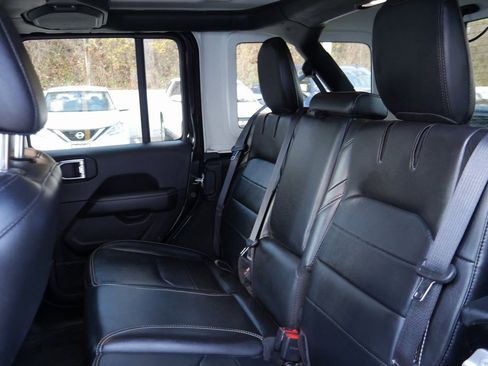 Used 2023 Jeep Wrangler Unlimited Sahara w/ Cold Weather Group image 27