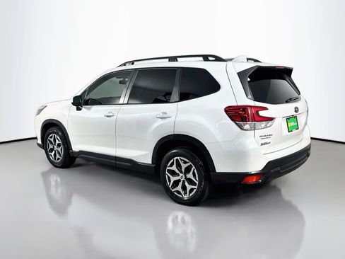 Used 2023 Subaru Forester Premium AWD/4WD image 7