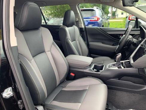Used 2025 Subaru Outback Onyx Edition AWD/4WD image 28