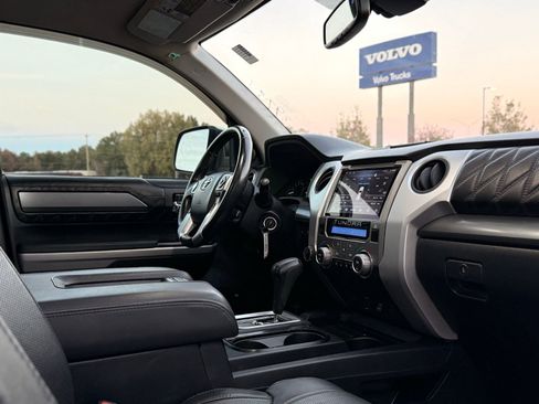 Used 2018 Toyota Tundra Platinum image 33