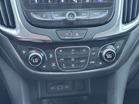 Used 2022 Chevrolet Equinox Premier image 11