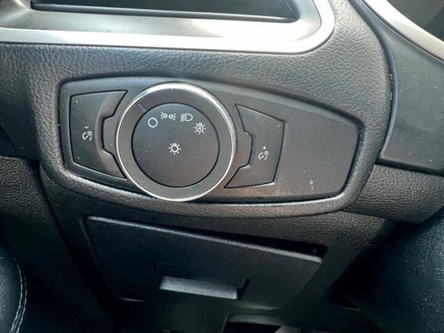 Used 2015 Ford Edge SEL image 23