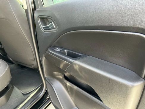 Used 2021 Chevrolet Colorado LT w/ LT Convenience Package image 24