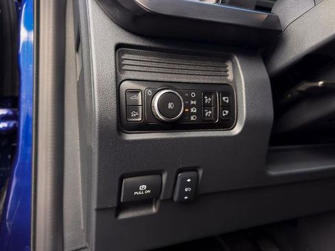 New 2026 Ford F250 Lariat w/ Black Appearance Package image 19