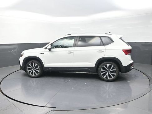 Used 2022 Volkswagen Taos SE AWD/4WD image 4