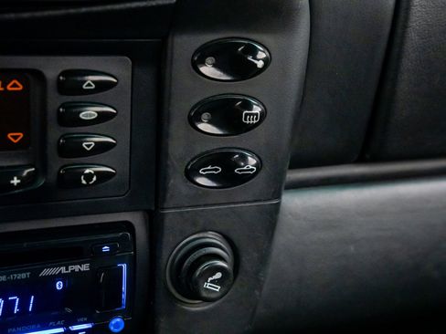 Used 2000 Porsche 911 Carrera 4 image 21