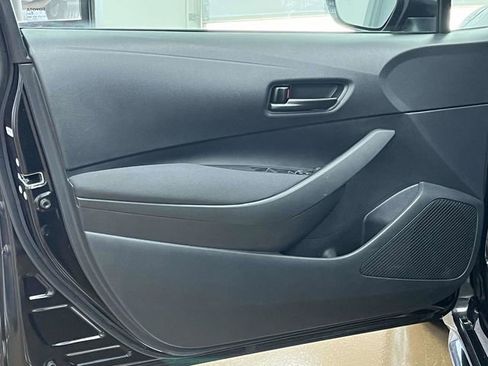 Used 2025 Toyota Corolla LE image 16