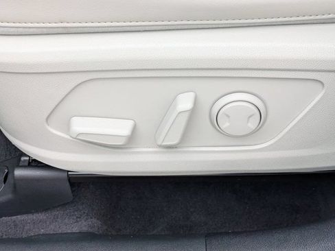 Used 2025 Kia Sorento S w/ Panoramic Sunroof Package FWD image 19