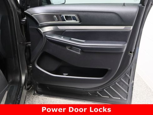 Used 2018 Ford Explorer XLT w/ Equipment Group 202A image 39